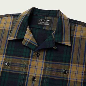 Filson | Rustic Short Sleeve Camp Shirt | Golden/Tan/Navy | Men’s‎ Size Medium